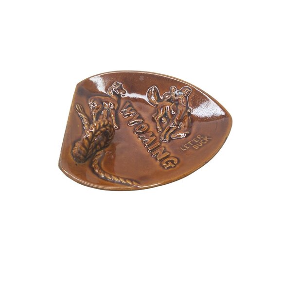 Vintage Wyoming Cowboy Ceramic Ashtray With Rope & Horse Design - Picture 5 of 9